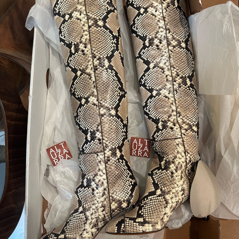 Altuzarra Snakeskin Leather Over the Knee Boots
New With Tags!! Size 41